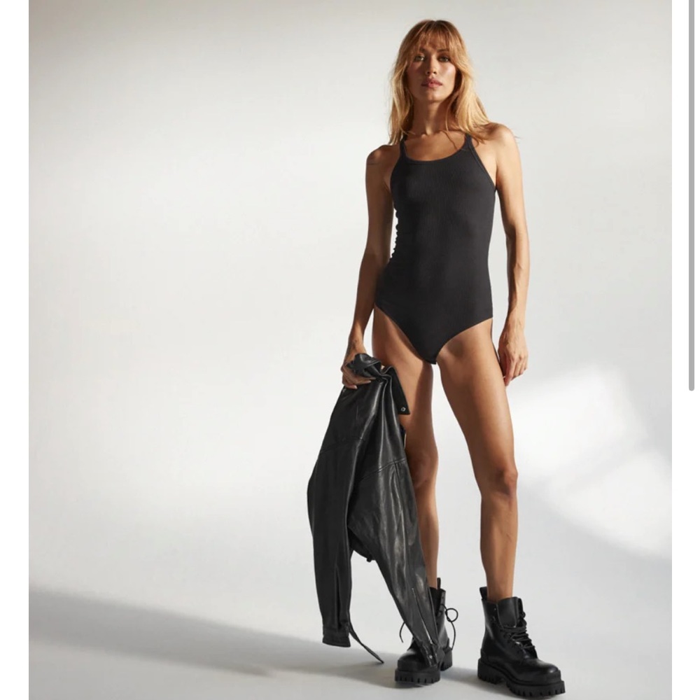 Clyque bodysuit in West/ Black